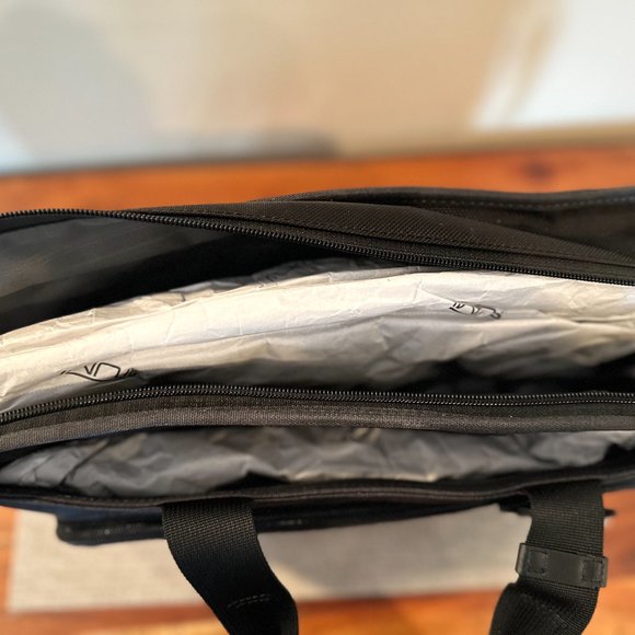 Tumi Slim Deluxe Portfolio - Picture 7 of 9